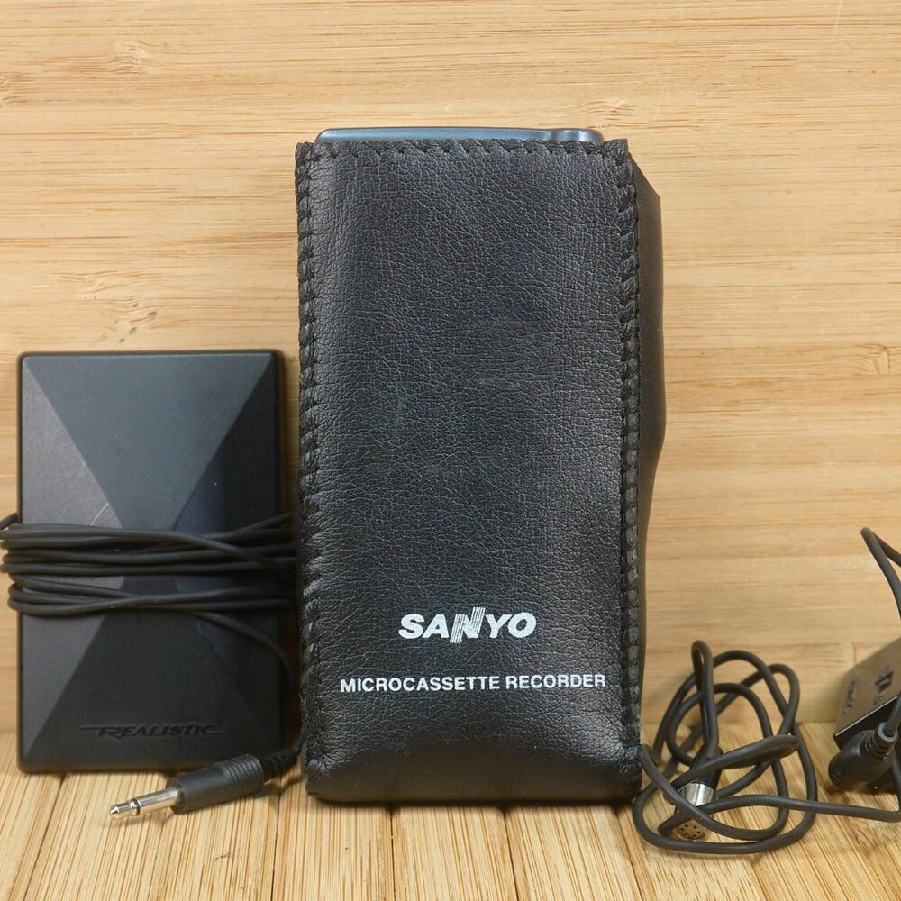 Vintage SANYO TRC-670m Talk Book Micro Cassette Voice Recorder, with Microphones